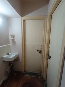 Bathroom Image of 600 Sq.ft 1 BHK Apartment / Flat for rent in Mantri Housing Complex, Dapodi Pune for Rs. 14000