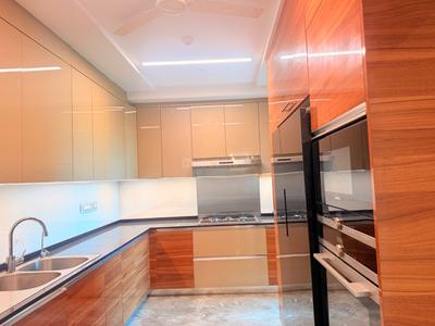 Kitchen Image of 2600 Sq.ft 3 BHK Apartment / Flat for sale in DLF The Crest, DLF Phase 5 Gurgaon for Rs. 137500000