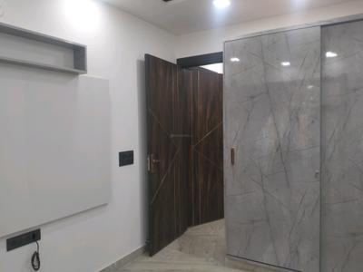 Bedroom Image of 850 Sq.ft 2 BHK Builder Floor for sale in Shalimar Bagh New Delhi for Rs. 11000000