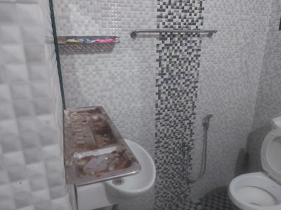 Bathroom Image of 1700 Sq.ft 3 BHK Independent House for rent in Kadapakkada Kollam for Rs. 20000
