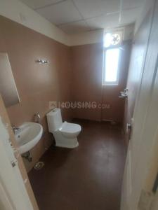 Bathroom Image of 1810 Sq.ft 3 BHK Apartment / Flat for rent in Sushant Golf City Lucknow for Rs. 20000