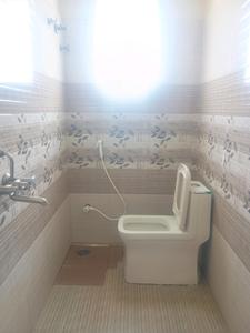 Common Bathroom Image of 1341 Sq.ft 2 BHK Apartment / Flat for sale in Bandlaguda Jagir Hyderabad for Rs. 15000000