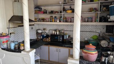Kitchen Image of 1200 Sq.ft 3 BHK Apartment / Flat for rent in Judge Colony, Vaishali Ghaziabad for Rs. 50000