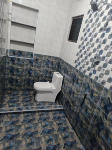 Bathroom Image of 1200 Sq.ft 2 BHK Apartment / Flat for rent in South Ramalinga Nagar Tiruchirappalli for Rs. 18000