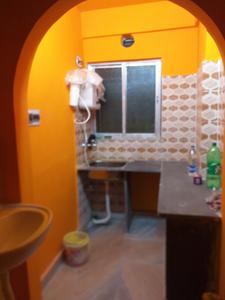 Kitchen Image of 320 Sq.ft 1 BHK Apartment / Flat for rent in Ariadaha Kolkata for Rs. 6300