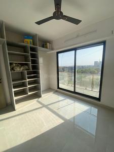 Bedroom Image of 1300 Sq.ft 2 BHK Apartment / Flat for rent in Roongta Green Leaf, Vesu Surat for Rs. 21000