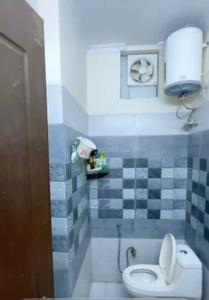 Bathroom Image of 1050 Sq.ft 2 BHK Apartment / Flat for sale in Ghati River Valley Dehradun for Rs. 8000000
