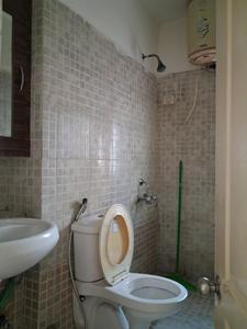 Common Bathroom Image of 1045 Sq.ft 2 BHK Apartment / Flat for sale in Paras Tierea, Sector 137 Noida for Rs. 8400000