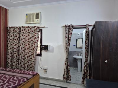 Bedroom Image of 1100 Sq.ft 2 BHK Apartment / Flat for rent in Expressview Apartments, Sector 93 Noida for Rs. 38000