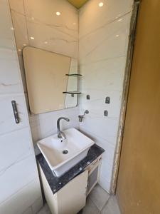 Bathroom Image of 1200 Sq.ft 2 BHK Apartment / Flat for rent in Panchsheel Park New Delhi for Rs. 95000