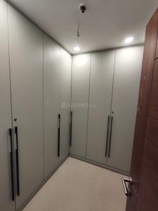 Bedroom Image of 3727 Sq.ft 4 BHK Apartment / Flat for rent in Phase 2 Noida for Rs. 150000
