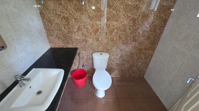 Bathroom Image of 1400 Sq.ft 3 BHK Apartment / Flat for sale in Mayura Arcade, Thrippunithura Kochi for Rs. 8400000