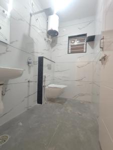 Bathroom Image of 700 Sq.ft 1 BHK Builder Floor for rent in HSR Layout Bengaluru for Rs. 30000