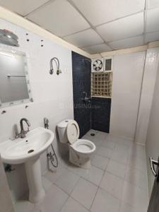 Bathroom Image of 1145 Sq.ft 2 BHK Apartment / Flat for sale in Panchsheel Wellington, Crossings Republik Ghaziabad for Rs. 7250000