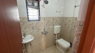 Bathroom Image of 1100 Sq.ft 2 BHK Apartment / Flat for rent in KT Nagar Nagpur for Rs. 15000