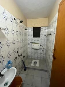 Bathroom Image of 850 Sq.ft 2 BHK Builder Floor for rent in Maduravoyal Chennai for Rs. 25000