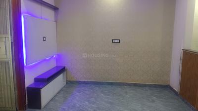 Bedroom Image of 900 Sq.ft 2 BHK Builder Floor for rent in Sector 25 Rohini New Delhi for Rs. 18000