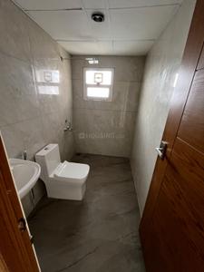 Bathroom Image of 1550 Sq.ft 3 BHK Apartment / Flat for sale in Sapphire Safyr Bleu, Kakkanad Kochi for Rs. 6800000