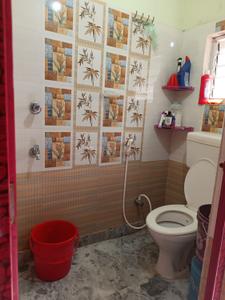 Bathroom Image of 800 Sq.ft 2 BHK Apartment / Flat for rent in Paschim Putiary Kolkata for Rs. 18000