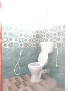 Common Bathroom Image of 840 Sq.ft 2 BHK Apartment / Flat for sale in Keshtopur Kolkata for Rs. 3628000
