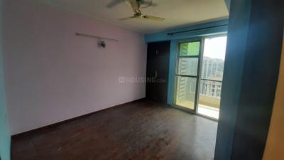 Bedroom Image of 1215 Sq.ft 2 BHK Apartment / Flat for rent in Amrapali Empire, Crossings Republik Ghaziabad for Rs. 17000