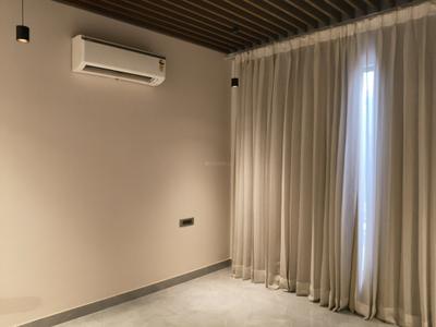 Bedroom Image of 3800 Sq.ft 4.5 BHK Builder Floor for sale in Palm Floors Sushant Lok 1, Sushant Lok Phase 1 Gurgaon for Rs. 60000000