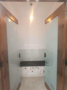 Bathroom Image of 1610 Sq.ft 3 BHK Apartment / Flat for rent in Candeur 40, Miyapur Hyderabad for Rs. 50000