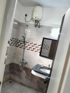 Bathroom Image of 2400 Sq.ft 4 BHK Apartment / Flat for rent in Ashok Nagar Chennai for Rs. 75000