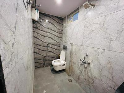Bathroom Image of 550 Sq.ft 1 BHK Builder Floor for rent in Nipania Indore for Rs. 12500