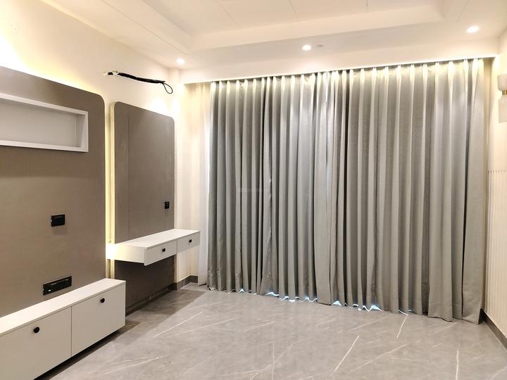 DLF Phase 3 Bedroom 1