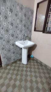 Bathroom Image of 900 Sq.ft 2 BHK Builder Floor for rent in Brahmanwala Dehradun for Rs. 12500
