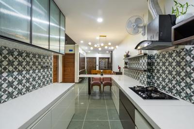 Kitchen Image of 900 Sq.ft 3 BHK Apartment / Flat for rent in Tejpur Gadbadi Indore for Rs. 25000