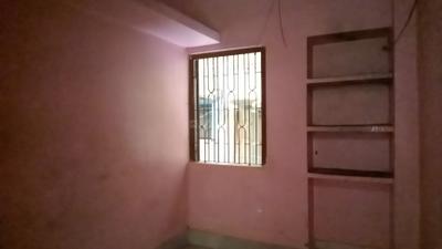 Bedroom Image of 610 Sq.ft 2 BHK Builder Floor for rent in Keshtopur Kolkata for Rs. 8500