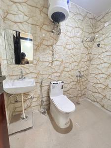 Bathroom Image of 690 Sq.ft 1 BHK Builder Floor for rent in DLF Independent Floors, DLF Phase 3 Gurgaon for Rs. 30000