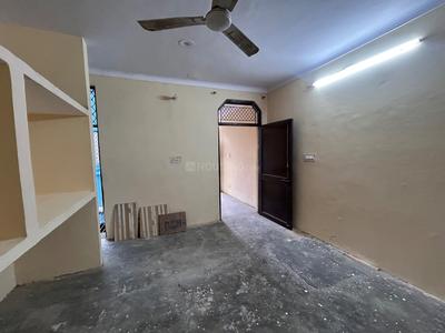 Living Room Image of 550 Sq.ft 1 BHK Builder Floor for rent in Sector 12 Gurgaon for Rs. 18500