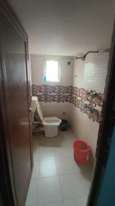 Bathroom Image of 650 Sq.ft 2 BHK Apartment / Flat for rent in Kasba Kolkata for Rs. 10500
