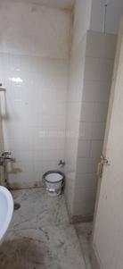 Bathroom Image of 1019 Sq.ft 2 BHK Independent House for rent in  Dayanand Colony RWA, Lajpat Nagar New Delhi for Rs. 40300