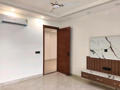 Bedroom Image of 2500 Sq.ft 4 BHK Builder Floor for sale in Paramount Luxury Golf Course Extension, Sector 57 Gurgaon for Rs. 32500000