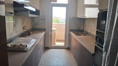 Kitchen Image of 3600 Sq.ft 4 BHK Builder Floor for rent in DLF Phase 1 Gurgaon for Rs. 180000
