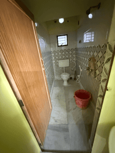 Bathroom Image of 400 Sq.ft 1 BHK Apartment / Flat for sale in Airport Gate No 2 Kolkata for Rs. 1250000