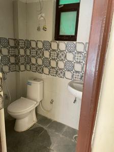 Bathroom Image of 1600 Sq.ft 3 BHK Villa for sale in Renowned Lotus Srishti, Crossings Republik Ghaziabad for Rs. 14500000