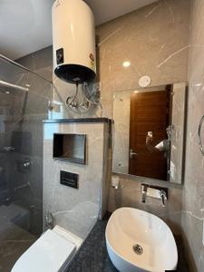 Mantri Celestia Bathroom 1