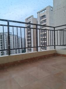 Living Room Image of 2000 Sq.ft 4 BHK Apartment / Flat for sale in Jaypee Kosmos, Sector 134 Noida for Rs. 21500000