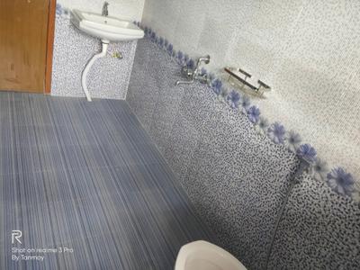Bathroom Image of 1850 Sq.ft 2 BHK Apartment / Flat for rent in Borpool Jorhat for Rs. 8000