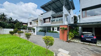 Image of 2000 Sq.ft 3 BHK Villa for sale in Eroor, Kochi for Rs. 18000000