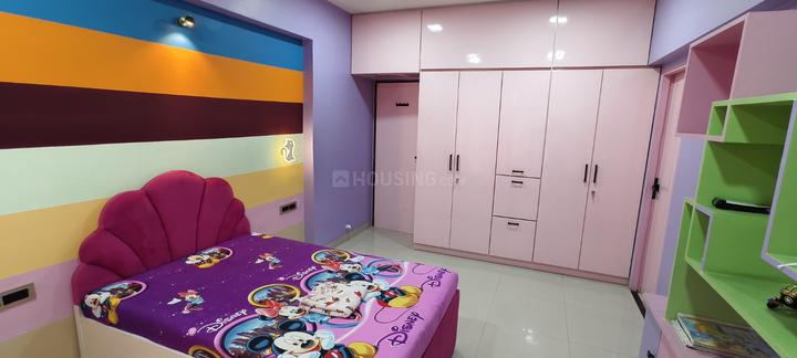 Gala Swing Bedroom 1