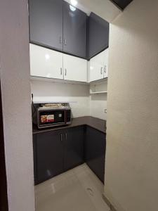 Kitchen Image of 1225 Sq.ft 2 BHK Apartment / Flat for rent in Darshanam Central Park, Sayajiganj Vadodara for Rs. 30000