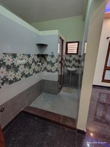 Bathroom Image of 1200 Sq.ft 2 BHK Builder Floor for rent in Alkola Shivamogga for Rs. 15000