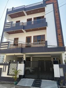 Image of 1350 Sq.ft 7 BHK Independent House for sale in GMS Road, Dehradun for Rs. 24000000