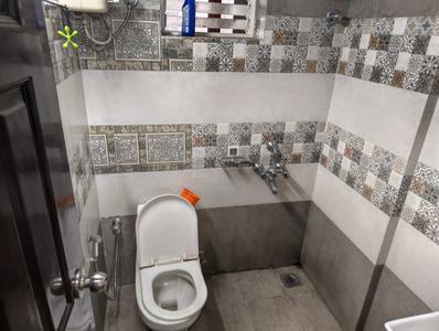 Bathroom Image of 1300 Sq.ft 3 BHK Apartment / Flat for sale in Kakkanad Kochi for Rs. 7000000
